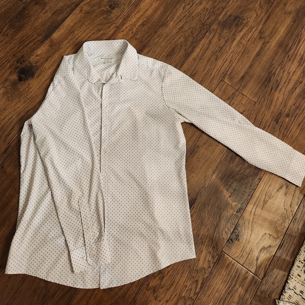 Mizzen+Main White Shirt with Subtle Dots